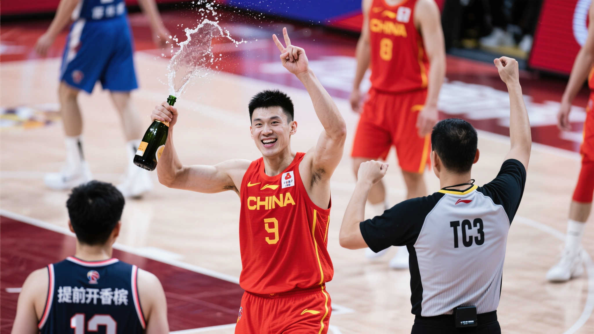 孙铭徽关键罚球失手,踢飞篮球泄愤,提前庆祝引来处罚 孙铭徽关键罚球失手,踢飞篮球泄愤,提前庆祝引来处罚