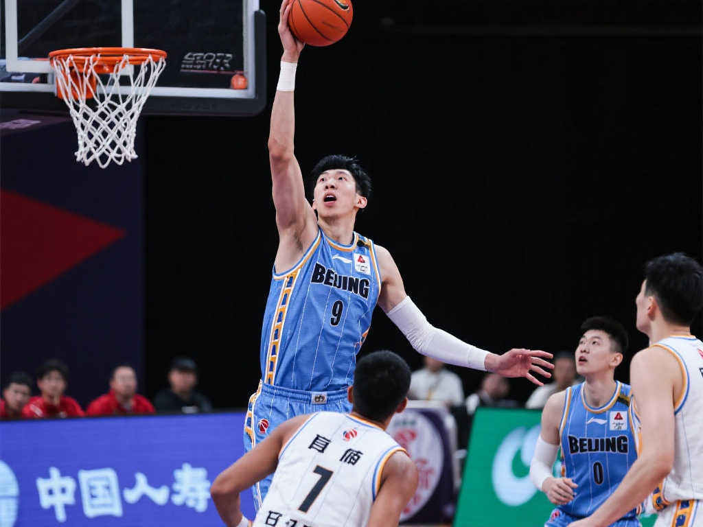 周琦狂砍13分14板2帽！顶级内线霸气回归，首钢夺冠最强助力