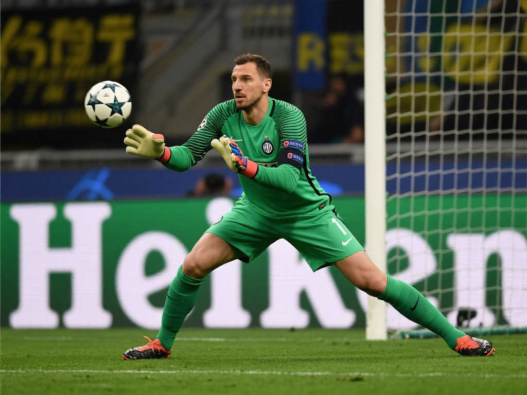 官方:39岁门将汉达诺维奇告别赛场,20年职业生涯画上圆满句号 官方:39岁门将汉达诺维奇告别赛场,20年职业生涯画上圆满句号